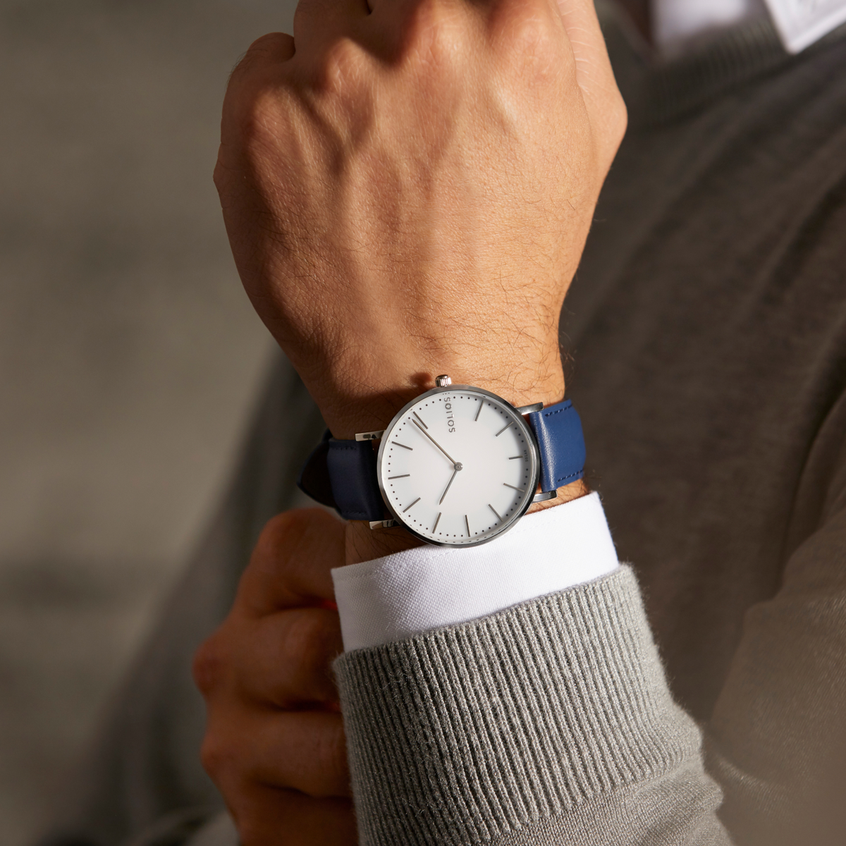 What hand does the watch go on a man hotsell